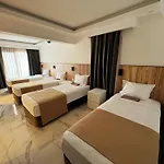 Loca Centre מלון בודרום