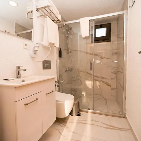 Loca Centre * Αλικαρνασσός