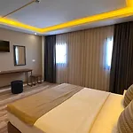 Hotel Loca Centre *
