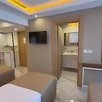 Loca Centre Hotel *