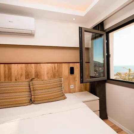 Loca Centre Hotel *