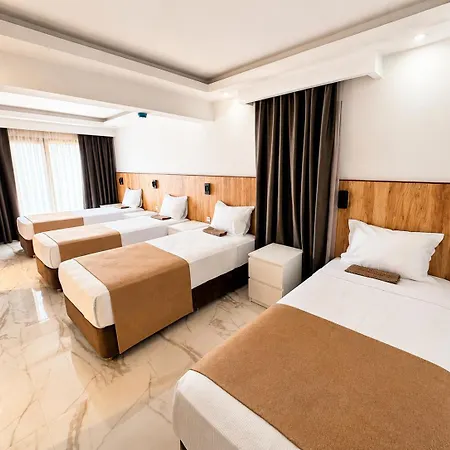Loca Centre Hotel *