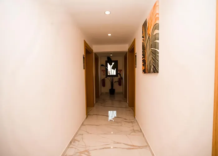 Loca Centre Отель